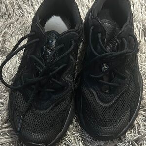 Adidas Men’s Oswego Size 5